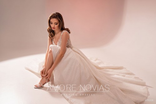https://amore-novias.com/images/stories/virtuemart/product/AIR008       (4).jpg